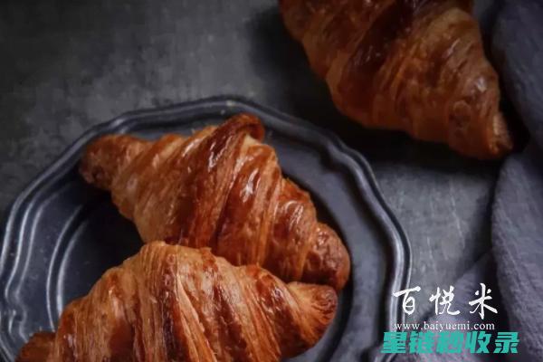 烘焙入门：蛋清蛋黄分离的简单步骤详解 (烘焙入门蛋糕)